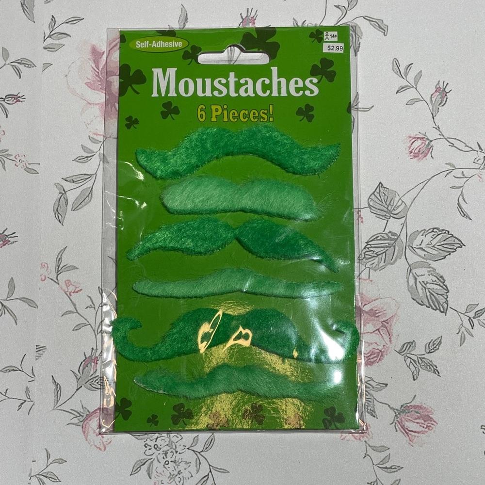 St. Patrick's Day Party Set - Green and White NWT - Picture 3 of 10